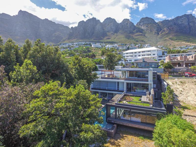 6 Bedroom Property for Sale in Camps Bay Western Cape